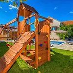 Tower With Private Pool, Sauna And Quads Vila Smilcic