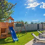 Vila Tower With Private Pool, Sauna And Quads Smilcic