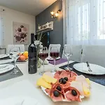 Vila Tower With Private Pool, Sauna And Quads Smilcic