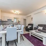 Tower With Private Pool, Sauna And Quads Vila Smilcic