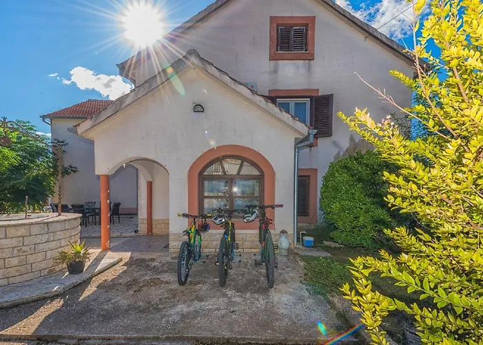 Tower With Private Pool, Sauna And Quads * Smilcic