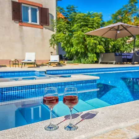 Tower With Private Pool, Sauna And Quads Vila