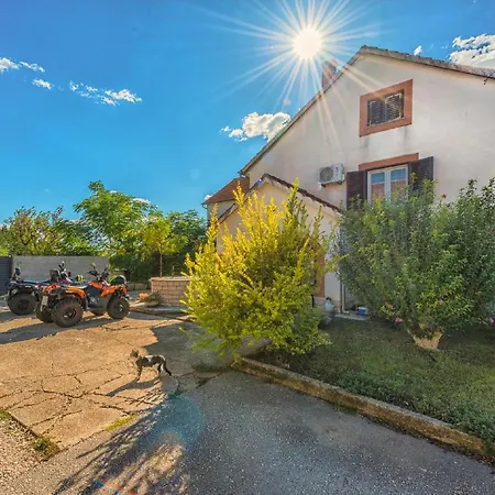 Tower With Private Pool, Sauna And Quads Vila Smilcic