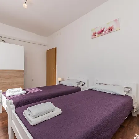 Tower With Private Pool, Sauna And Quads Smilcic