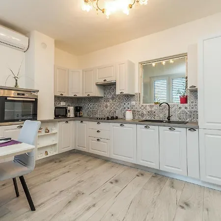 Vila Tower With Private Pool, Sauna And Quads