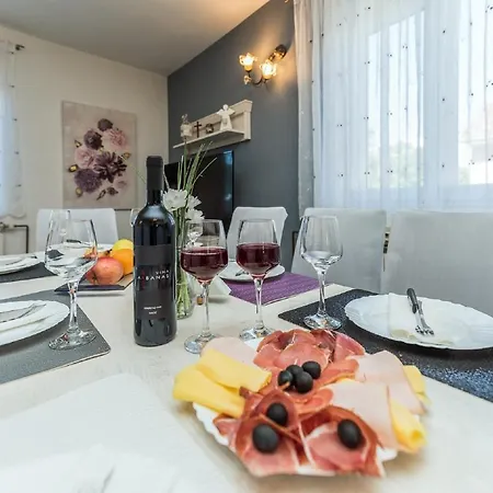 Villa Tower With Private Pool, Sauna And Quads Smilcic