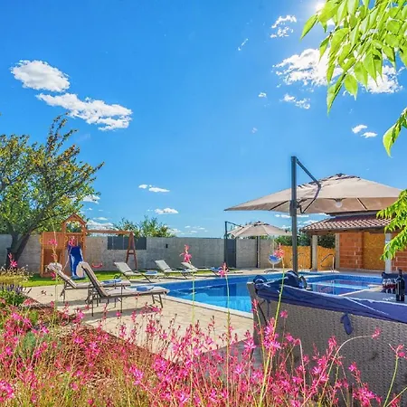 Tower With Private Pool, Sauna And Quads *