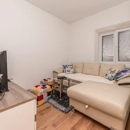 Vila Tower With Private Pool, Sauna And Quads *