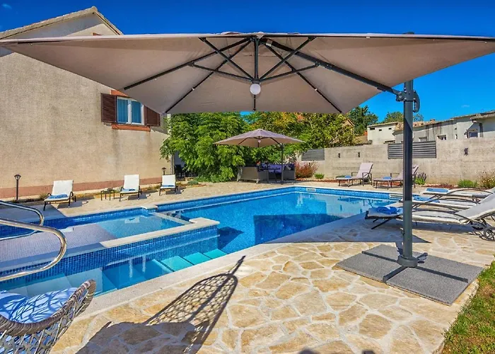 Tower With Private Pool, Sauna And Quads Smilcic