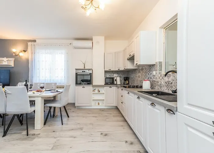 Tower With Private Pool, Sauna And Quads Vila