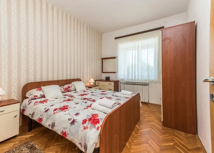 Tower With Private Pool, Sauna And Quads Vila Smilcic